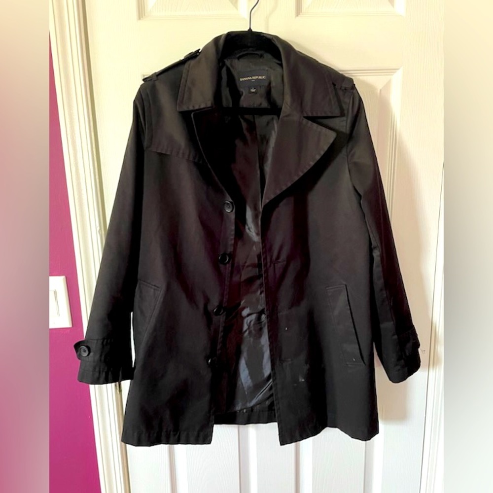 Black men’s trench coat. Mid-length. Light material. Brand is Banana Republic.